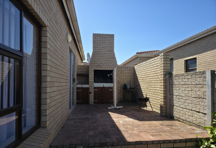 3 Bedroom Property for Sale in Jeffreys Bay Central Eastern Cape
